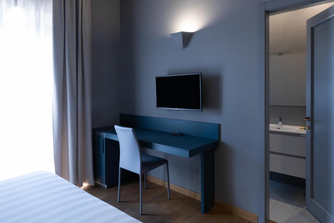 פורטו רקנאטי Hotel Enzo מראה חיצוני תמונה
